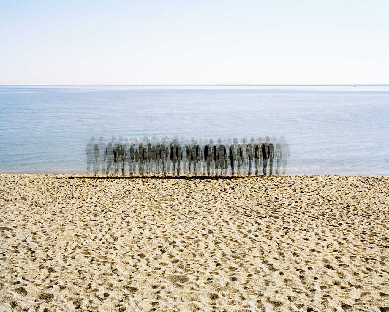 © Richard Petit - Border Line - fantômes sur la plage 2019_052